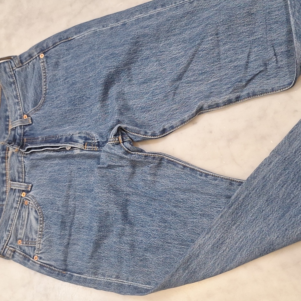 Levi's 501 Button Fly Blue Straight Leg Jeans Iconic Style 34 X 30 Medium‎ Wash - Picture 6 of 9